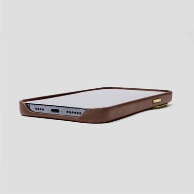 Classic Leather iPhone 14 Pro Max Case in Chestnut Brown #color_chestnut-brown