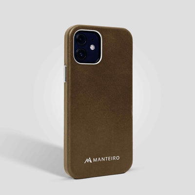 Classic Leather iPhone 12 Case in Pale Brown #color_pale-brown