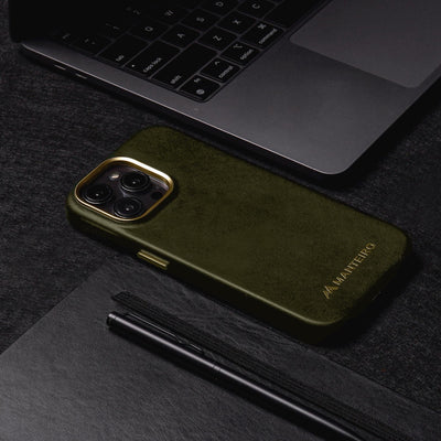 Classic Leather iPhone 14 Pro Max Case in Pantone Green #color_pantone-green